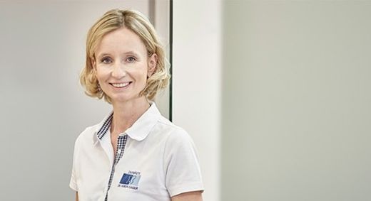 DDr. Claudia Huber-Sander: Doktor der gesamten Zahnheilkunde